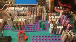 18650 lithium cells in 3d printed holders ready for testing
